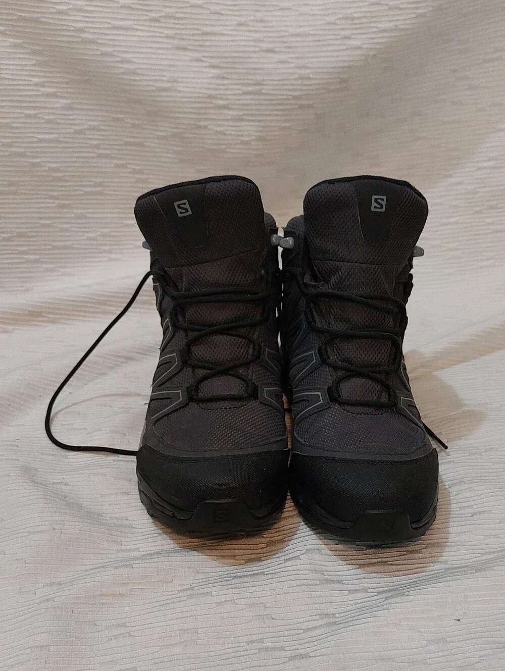 Salomon Men's Black Gray Mid-Top Trail Boots Size 11.5